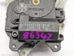 bff63859-d9ca-436d-8a48-7a46b1721ed8.jpeg?