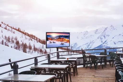 Peerless Xtreme Digital signage flat panel 139.7 cm (55") LED 2500 cd/m² 4K Ultra HD Black 24/7