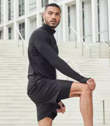 TL562%20BLK%20MODEL%202.jpg?