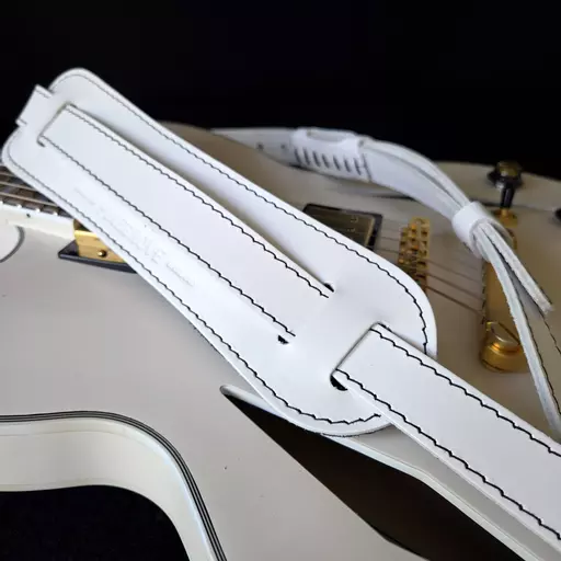 GS25 white saddle guitar strap Pinegrove 1.jpg