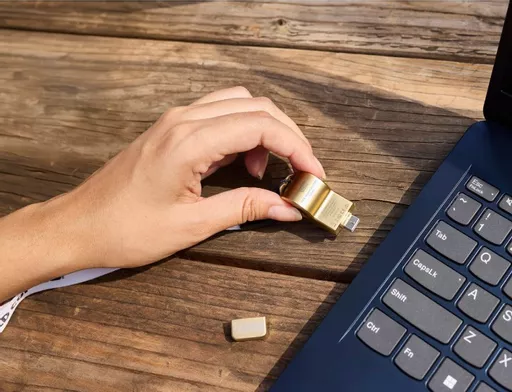 YOk3kUav1UyR6oOpvfF4vw.c-r.jpg?