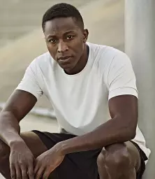 T7020%20WHI%20MODEL%202.jpg?