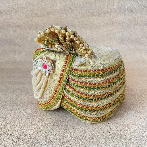 Wedding Hat 3.jpg