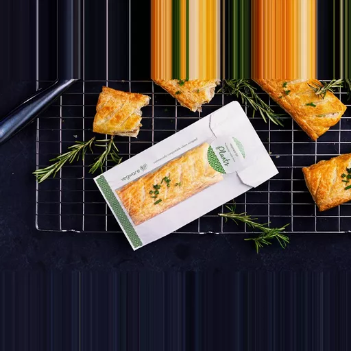HOT BAGS AND WRAPS