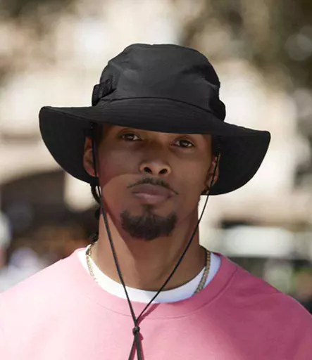 BB790R%20BLK%20MODEL%201%20HERO.jpg?