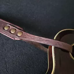 MS72T brown mandolin strap Pinegrove Leather 155518.jpg