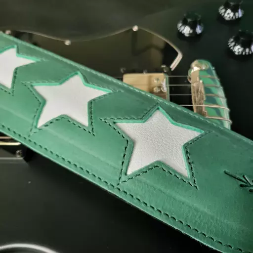 GS96 green white stars guitar strap Pinegrove 104139.jpg