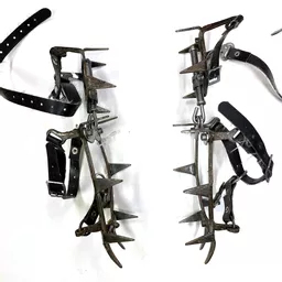 Crampons 2.jpg