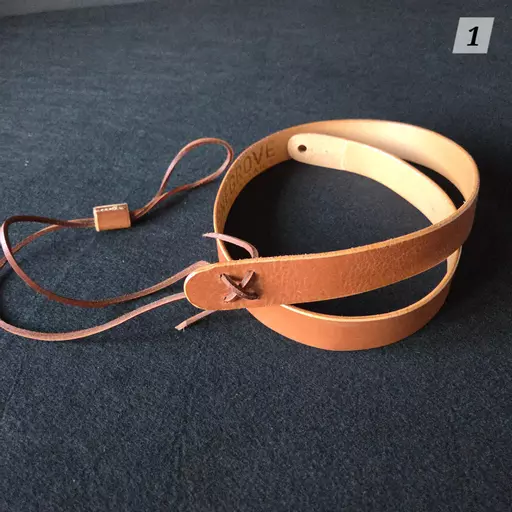 MS50 Tan Leather Mandolin Strap, B-stock (1)