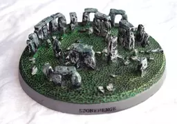 https://starbek-static.myshopblocks.com/images/tmp/bh_138_stonehenge_650.jpg