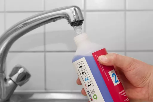 Refillable-Whiteboard-Cleaner_Refillable_Whiteboard_Cleaner_23107.webp