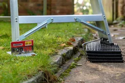 stepladder_uneven_ground_leveller.jpg?