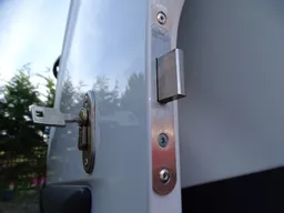 1711415766-88881500.jpg?