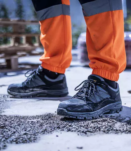 RG596%20BRR_B%20MODEL%201.jpg?