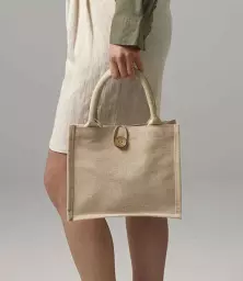 W441%20NAT%20MODEL%201.jpg?