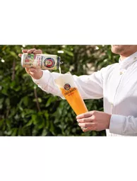 weisse_can_pour.jpg?