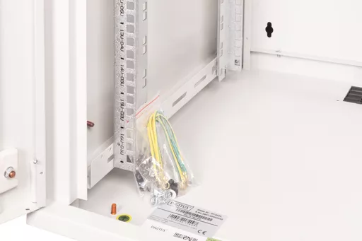 5gzjbSgGmE2CZih2hdzigw.c-r.jpg?