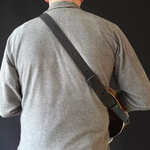 MS72T black mandolin strap Pinegrove Leather100217.jpg