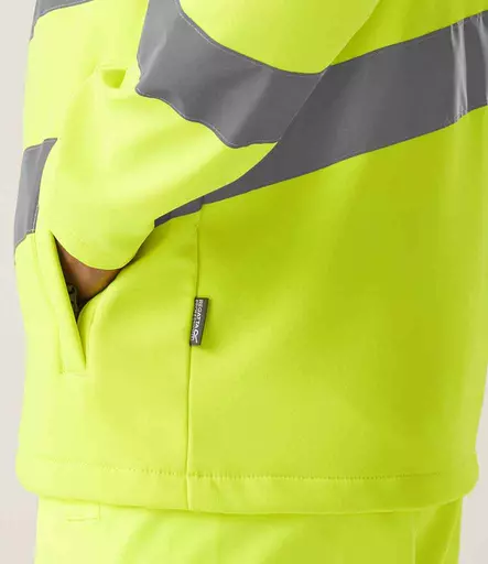 RG557%20YEL%20MODEL%205.jpg?