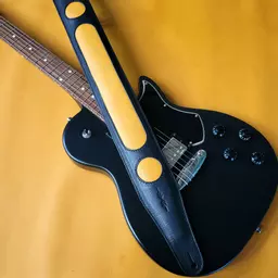 GS58 black yellow Pinegrove guitar strap 140815.jpg