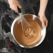 WHISKS & MASHERS