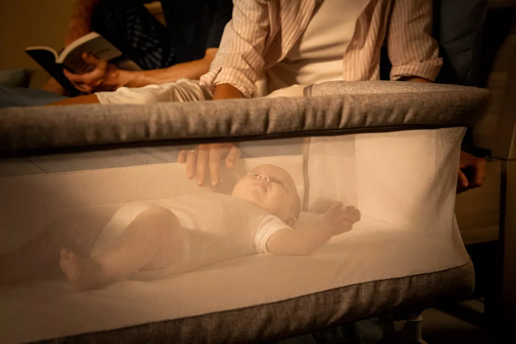 CO-SLEEPING VS SIDE SLEEPING: SAFER SLEEPING FOR YOUR BABY