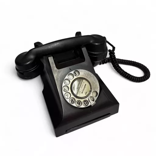 Bakelite Phone 3.jpg