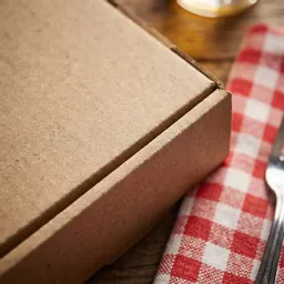 9_ Pizza Box Kraft_0000s_0000_CATER000978.jpg