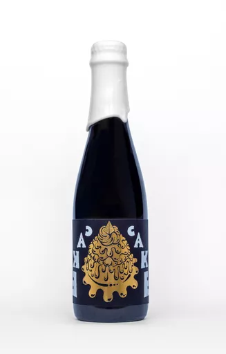 Omnipollo_bottle_Cake_Cake_1.jpg