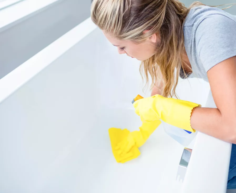 cleaning-acrylic-baths-image.jpg