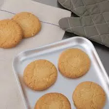 BAKING SHEETS & TRAYS
