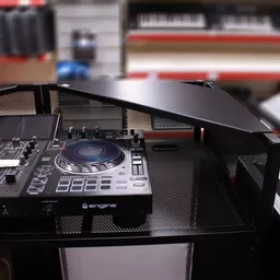 1706011414-84137800.jpg?