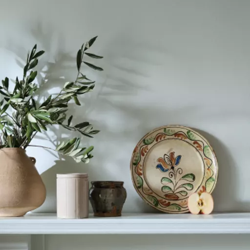 Pale Pip-Lifestyle.webp