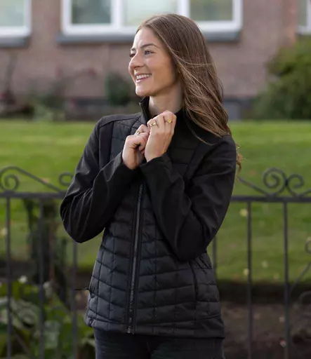 TRX3W%20BLK%20MODEL%201%20HERO.jpg?