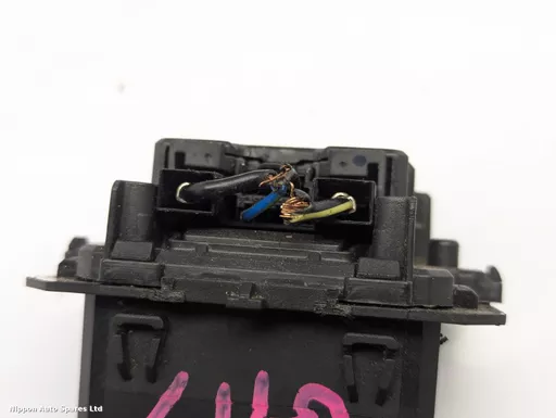 b8d1b6ab-1ebf-4045-a33c-78928d6f346d.jpeg?