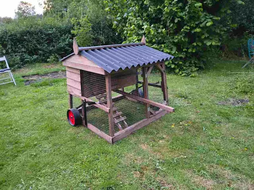 Half Pint Penthouse with wheels.jpg