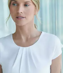 H597%20WHI%20MODEL%202.jpg?