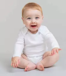 LW52T%20WHI%20MODEL%201%20HERO.jpg?