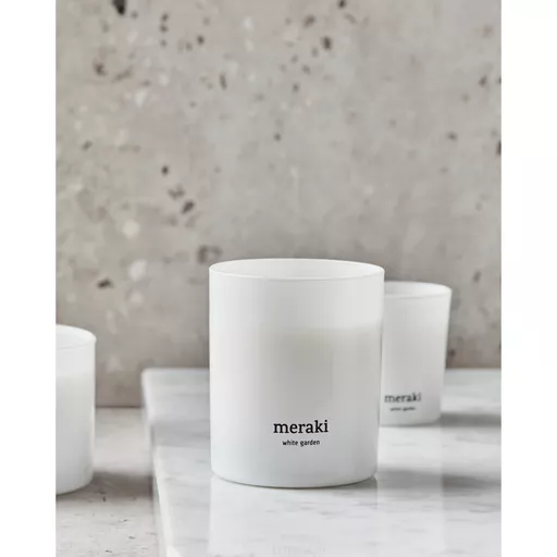 *Scented candle, White Garden