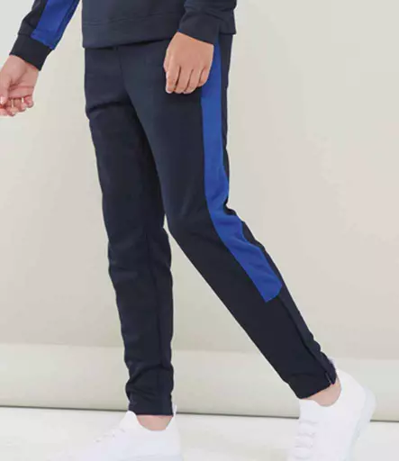 LV883%20NV_RY%20MODEL%201.jpg?