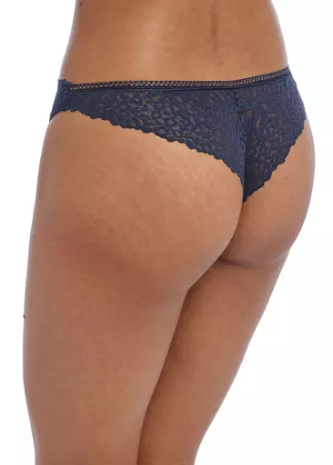 Freya Catwalk Brazilian side.jpg