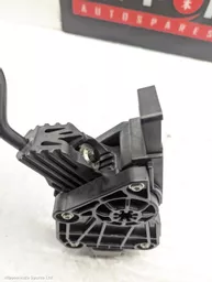 b3862d8e-75bb-4383-9ff6-ccca3afc3cbe.jpeg?