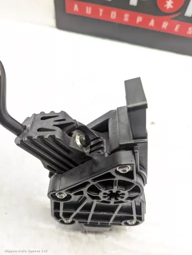 b3862d8e-75bb-4383-9ff6-ccca3afc3cbe.jpeg?