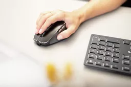 1NE3COMPDEy90EeJjNM82w.c-r.jpg
