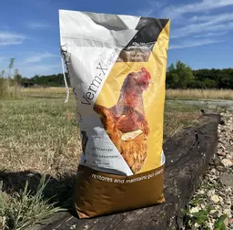 Layers Pellets with VERM-X 5kg bag in the sun