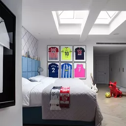 porcelaine bedroom.jpg