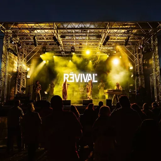 1700659757-00578800.jpg?