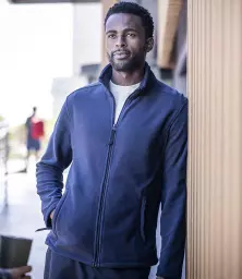 RG138%20DKN%20MODEL%201%20HERO.jpg?