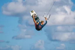 jaw5f5exFUyWiavv5lzL6w.c-r.jpg?