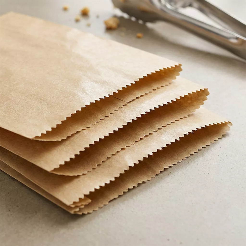 Greaseproof paper bags for hot food and pastries